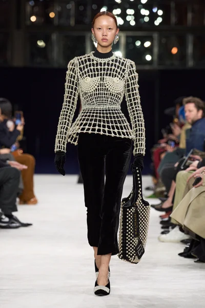 Look 43